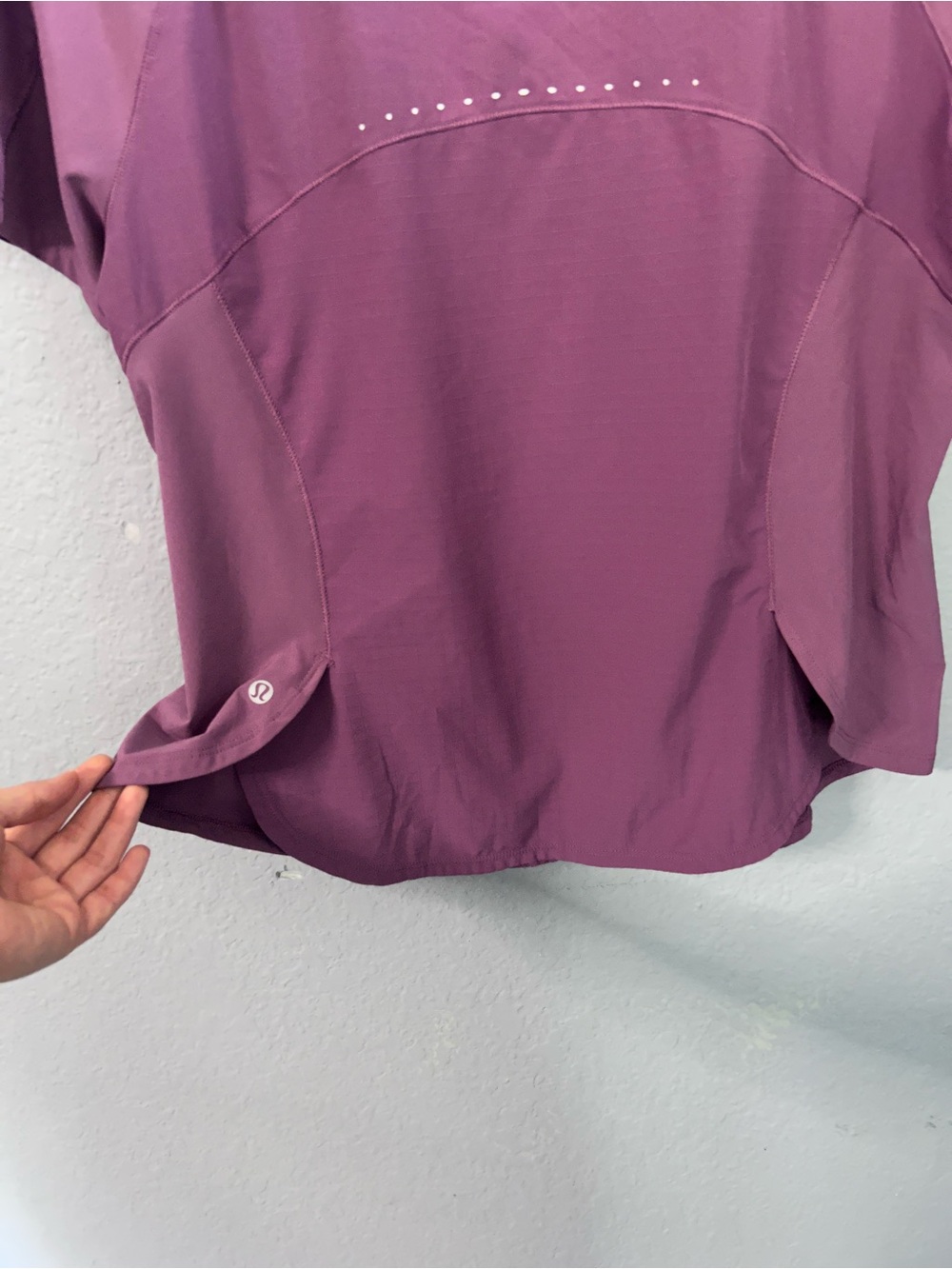 Lululemon Lightweight Stretch Run Shirt - Picture 9 of 9